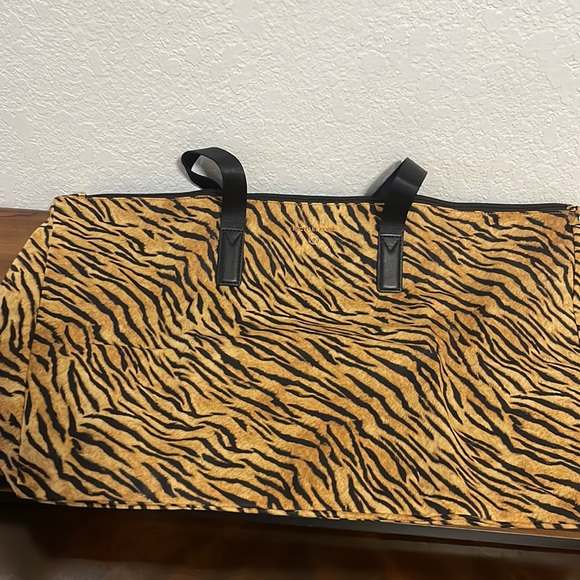 Micheal Kors Animal Print Jet Set Travel Packable Tote - Picture 9 of 9